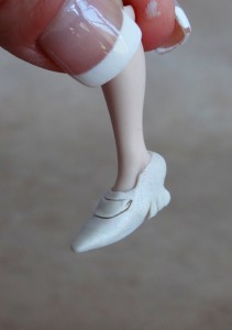 Miniature Doll - Shoe Tutorial - Gina Bellous 17