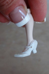 Miniature Doll - Shoe Tutorial - Gina Bellous 35